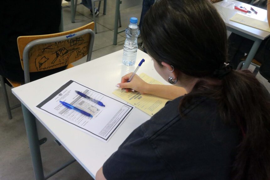 הנשיא מברך את הסטודנטים על הצלחתם במבחן הפנסיפרי