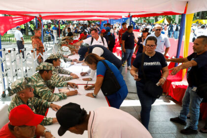 US-Venezuela Tensions Rise Amid Naval Buildup in Caribbean