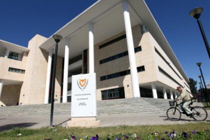 cover State budget shows smaller inflow, larger outflow