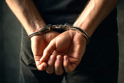 Δύο Συνελήφθησαν στον Πρωταρά για Βαρύ Σωματικό Τραυματισμό