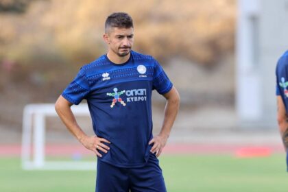 מתלהב: דימיטריס כריסטופי: מושך את נעלי הכדורגל שלו לאחר קריירה עשירה