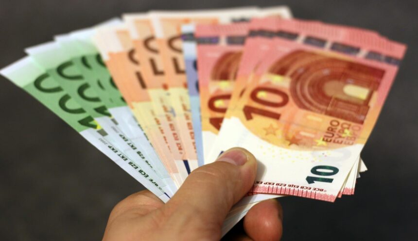 Η Οικονομική Διάθεση στην Κύπρο Πέφτει στο Χαμηλότερο Σημείο του Έτους