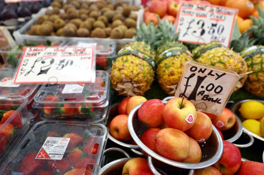 UK Grocery Inflation Falls to 4.9%