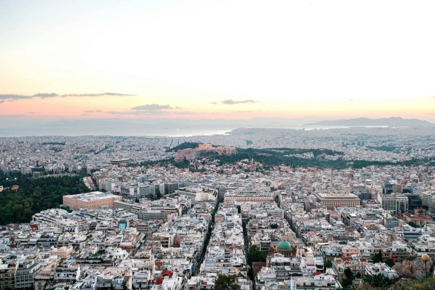Tech stocks: Greek Investors Flock to Tech and AI Stocks in Summer Surge