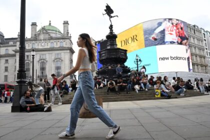 UK Retail Sales Rise in July Amid Mixed Economic Signals