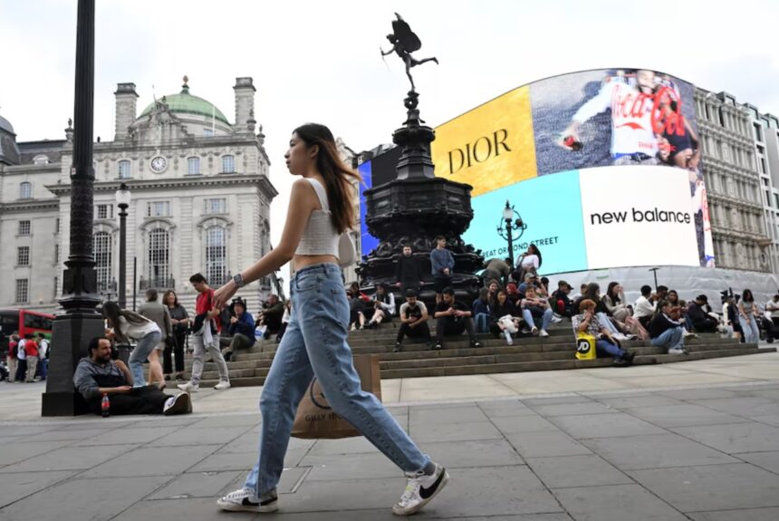 UK Retail Sales Rise in July Amid Mixed Economic Signals