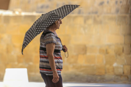 Temperatures Reach 37 Degrees Celsius on Friday