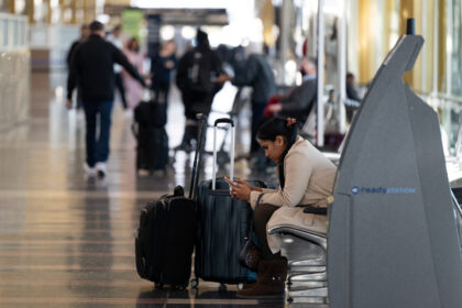 US Airlines Cancel 1,200 Flights Amid Government Shutdown