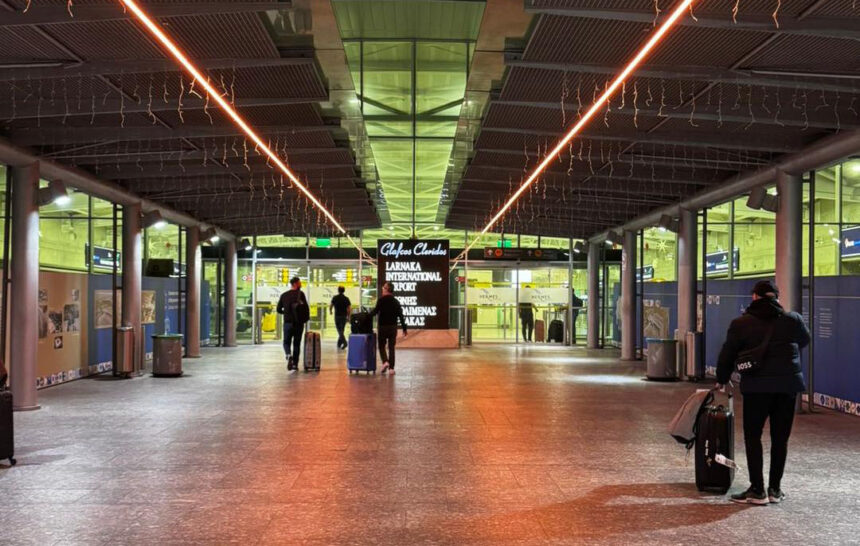 Larnaca Airport Delays Flight from Prague Due to Poor Weather