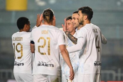 Olympiacos Retains Top Spot as AEK Overtakes PAOK in Super League