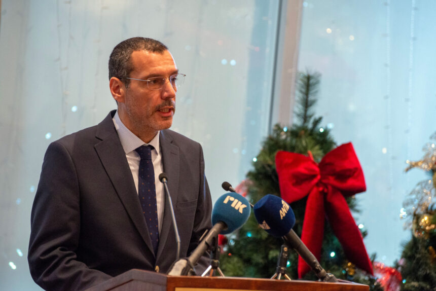 Health Minister Neophytos Charalambides Encourages Youth to Pursue Nursing