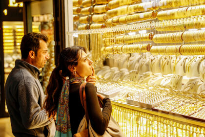 Gold Surges to $5,100 Amid Safe-Haven Demand