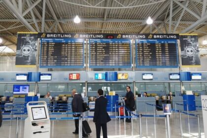 Cypriot Flights Disrupted by Greek Airspace Closure Due to Technical Fault