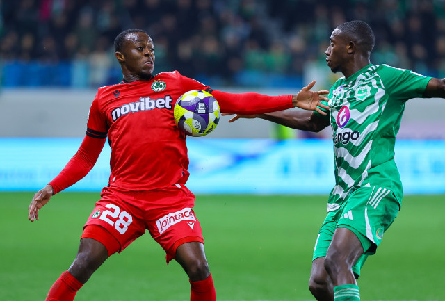 Omonia Triumphs Over Aris in Cyprus League Clash