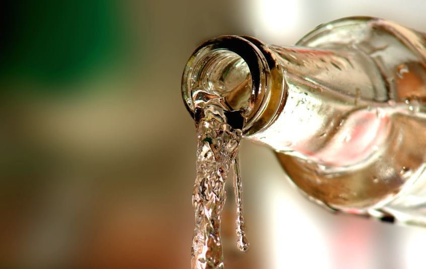 Paphos water: Paphos Governor Assures Drinking Water Quality Amid Smell Complaints