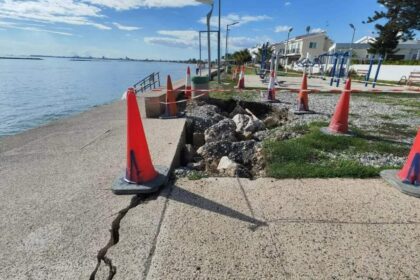 Larnaca Closes Section of Coastal Promenade Due to Erosion Cracks