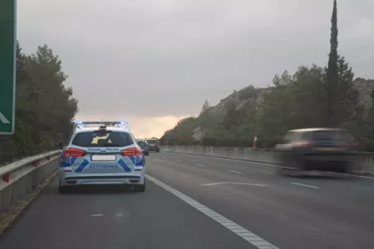 Lorry Crashes Into Stationary Police Car on Limassol-Nicosia Motorway