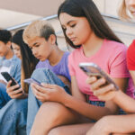 UK Encourages Parents to Discuss Toxic Online Content with Children
