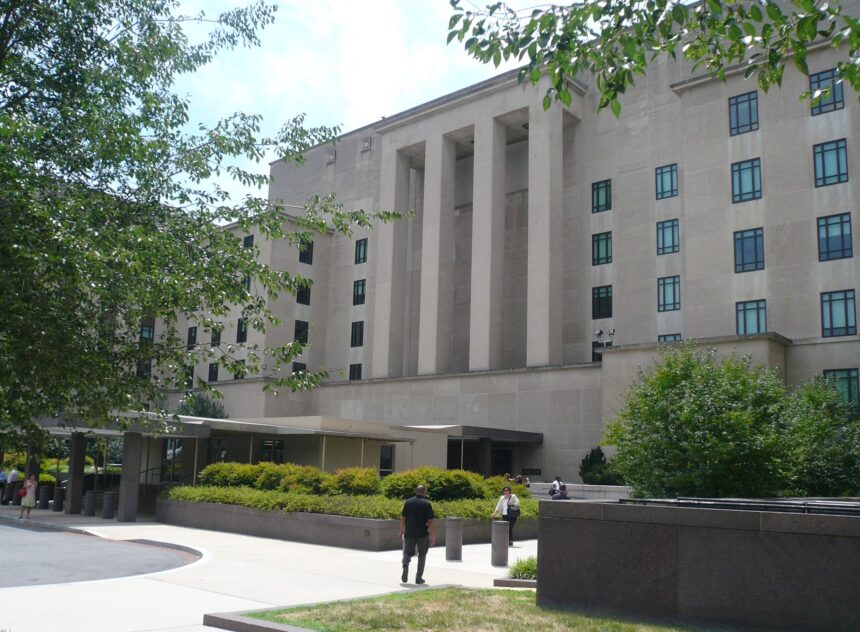 US Denies Abandoning Staff After Iraq Flight to Akrotiri