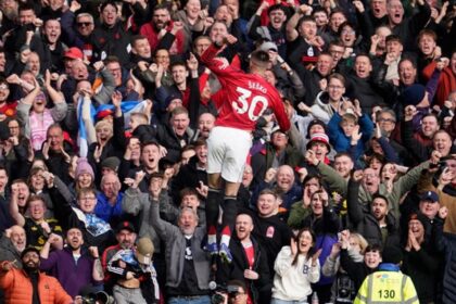 Manchester United Rally to Victory as Nottingham Forest and Tottenham Struggle