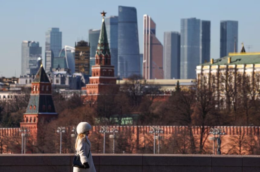 Russia Considers 10 Per Cent Budget Cut Amid Falling Energy Revenues