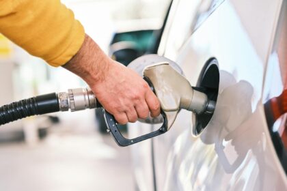 Drivers Reduce Fuel Spending as Petrol Prices Surge