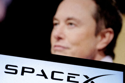 SpaceX IPO Faces Investor Caution Amid High Valuation Concerns