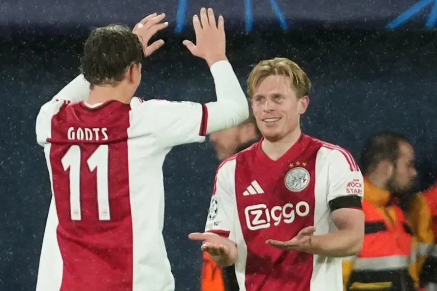 Ajax Triumphs Over Utrecht in Tense Penalty Shootout