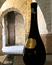 Commandaria Shines as a Noble Wine at Vinoble Exhibition