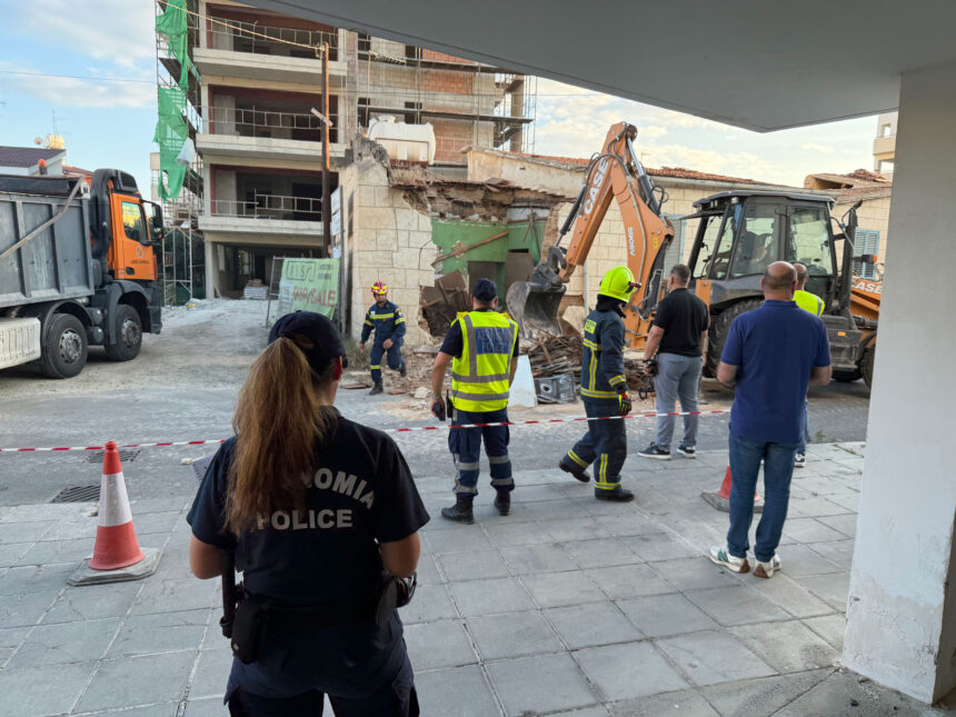 Roof Collapse at Abandoned Larnaca House Raises Safety Concerns