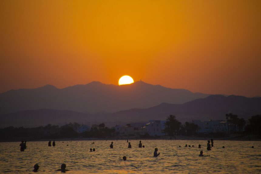 33 c: Cyprus Basks in 33°C Sunshine This Tuesday