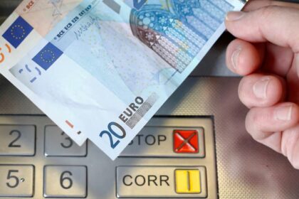 Greek banks: Valuation Insights on Greek and Cypriot Banks Highlight Growth Potential