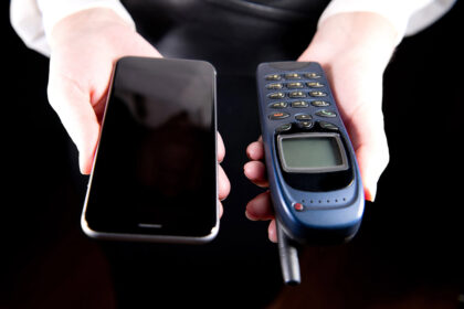 Emergency Warnings Use Sirens and SMS for Non-Smartphone Users