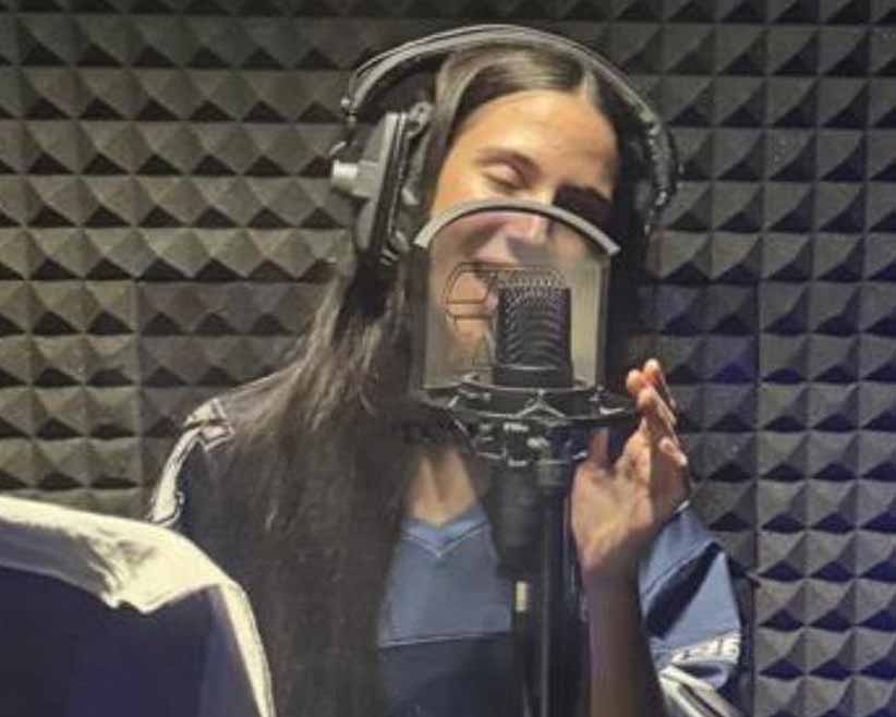 Ciara Economopoulos: Young Singer Ciarae from Cyprus