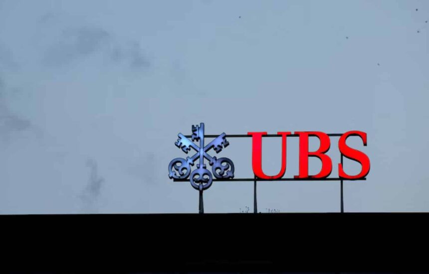 UBS Highlights Growth Opportunities for Greek Banks