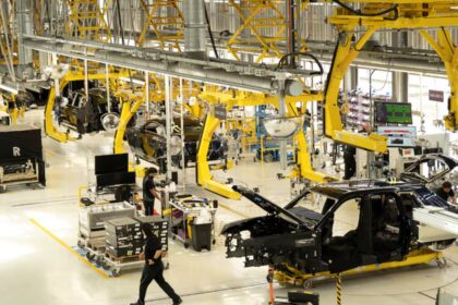 UK Manufacturing Costs Surge Amid Hormuz Standoff