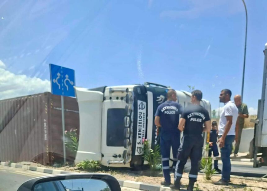 Truck Overturns on Tseriou Avenue in Nicosia's Lakatamia Area