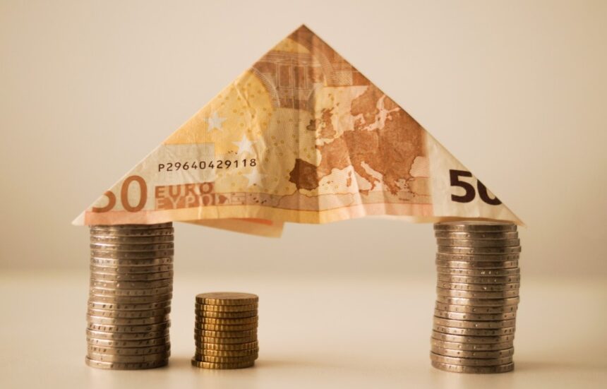 Credit Expansion Fuels Optimism for Greek Banks Amid Economic Resilience