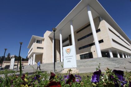 Hourly Government Workers Strike for Pay Rise and Better Conditions