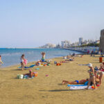 Temperatures Reach 39C Inland Amid Mostly Clear Skies