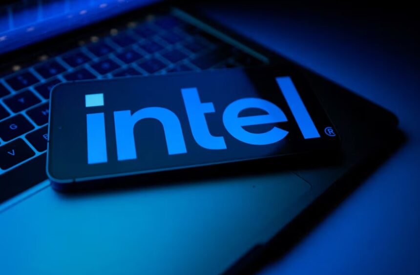 AI Boom Drives Intel and AMD to Secure Long-Term Server Chip Contracts