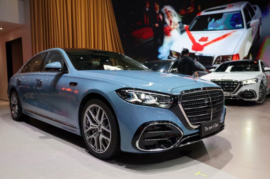 Mercedes-Benz Sales Fall 8% Due to Chinese Competition