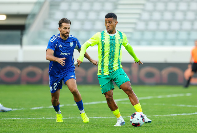 Goalkeepers Shine in Stalemate as Apollon and AEK Draw 0-0