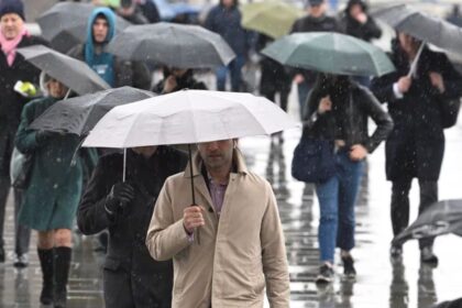 Temporary Hiring Boosts Britain's Jobs Market Amid Downturn
