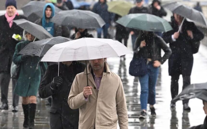 Temporary Hiring Boosts Britain's Jobs Market Amid Downturn