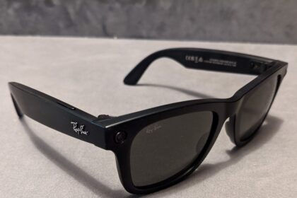 Tech Giants Pivot Towards AI Smart Glasses Amid VR Market Struggles